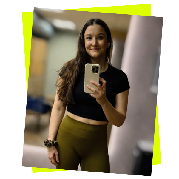 Monika foran spejlet