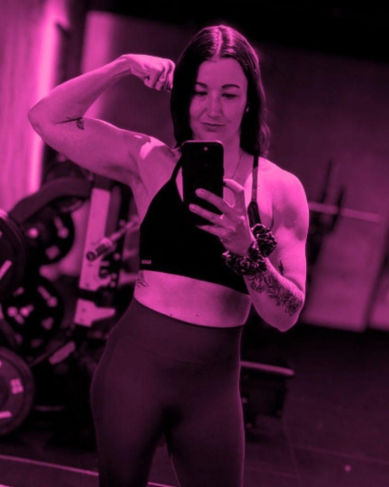 Monika-flexing